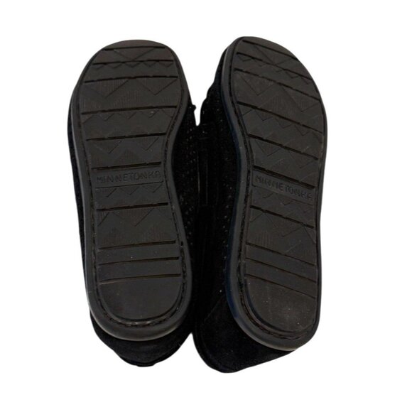 Minnetonka Moccasins Black Perforated Suede Lisa Slip on Leather Flats Size 7 - Picture 3 of 8